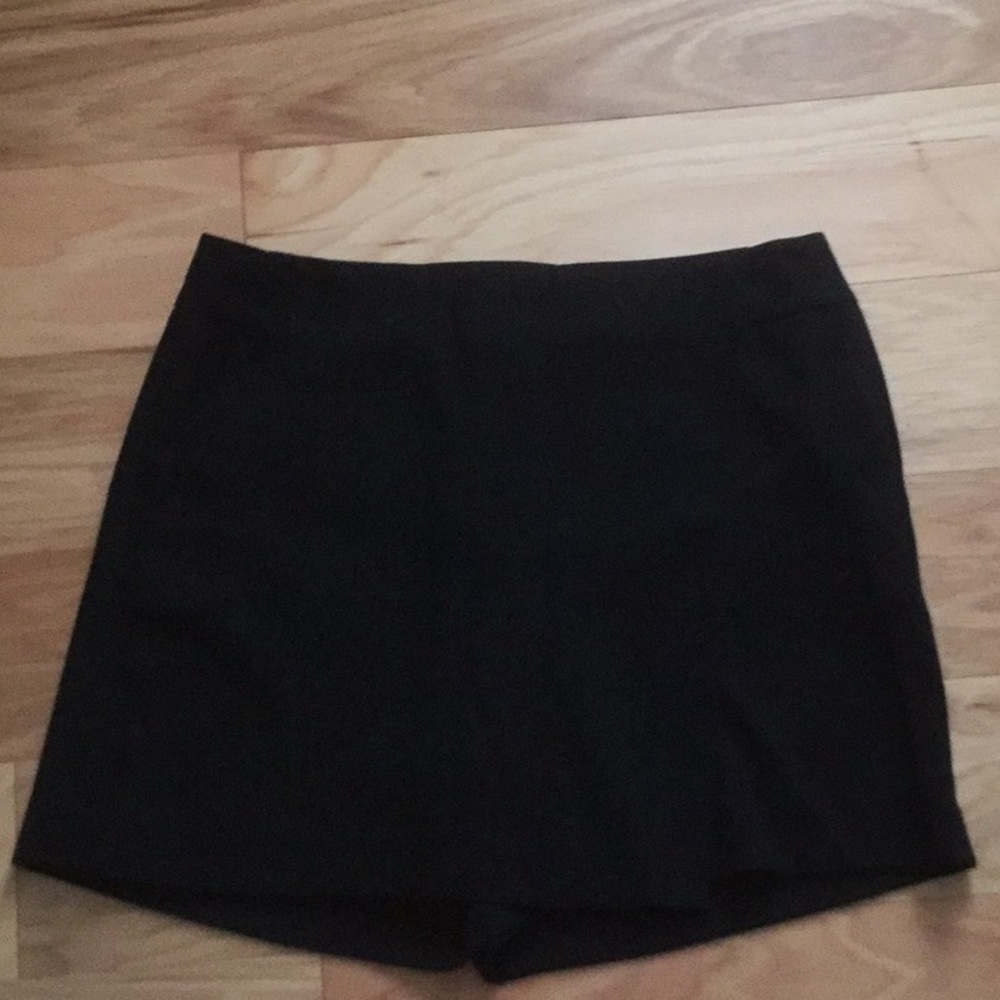 NWT Ann Taylor Loft black skort sz 8
